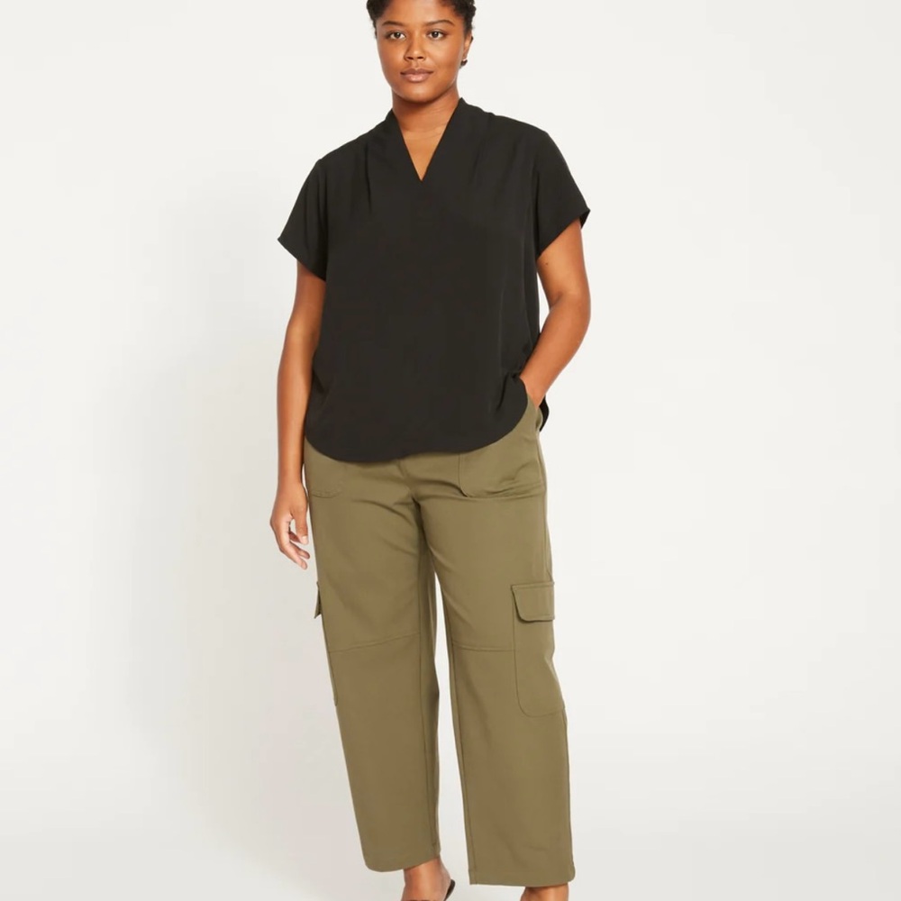 Universal Standard Karlee Stretch Cotton Twill Cargo Pants in Ivy, size 10-12